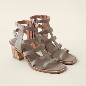 ❥ Donald Pliner Leather Strappy Block Heel Sandal in Light Taupe